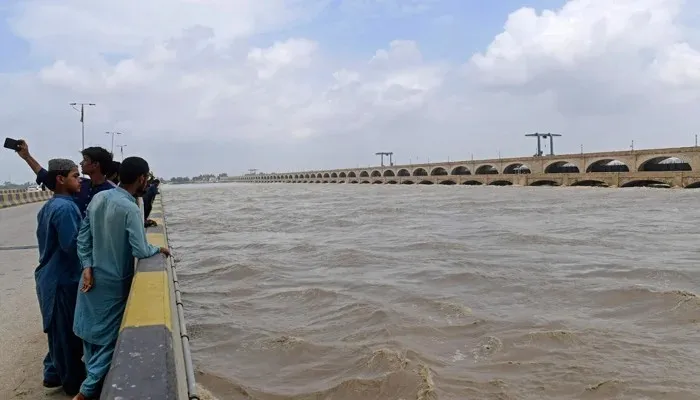 Low Flood Levels at Sindh Barrages, Flash Flood Risk Persists in Northern Regions